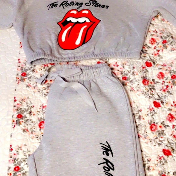 Sweaters - New Crop Top Sweat Suits